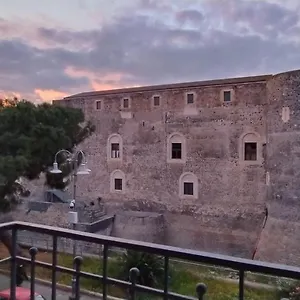 Bed & Breakfast Federico Ii Aeroporto di Catania Fontana Rossa